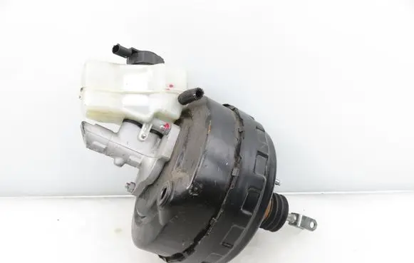 BMW 1 E81 E87 Brake booster 6775929