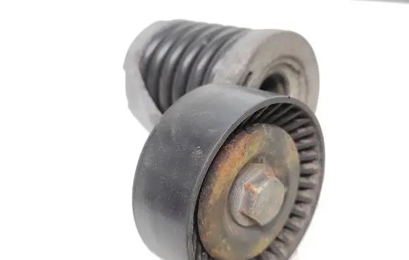 BMW 5 E60 E61 Alternator belt tensioner 7558969