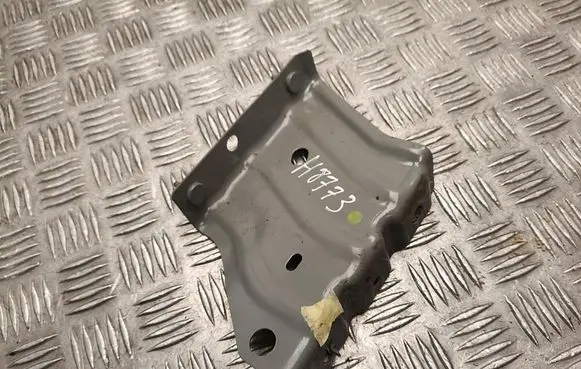 Renault Megane E-Tech Fender mounting bracket 641604091R