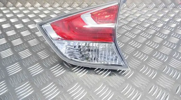 Tailgate rear/tail lights