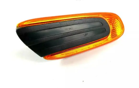 Front fender indicator light