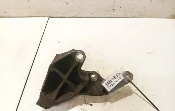 Ford Focus Engine mounting bracket av617m125aa