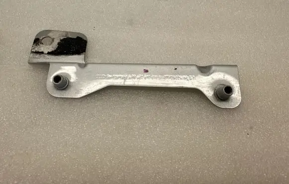 Audi A8 S8 D3 4E Fender mounting bracket 4E0810698B
