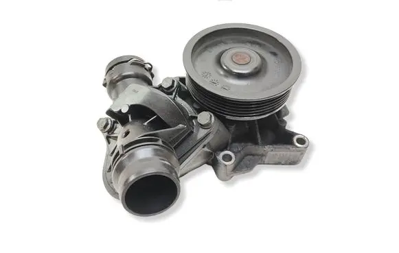 BMW 1 E81 E87 Water pump 7790045