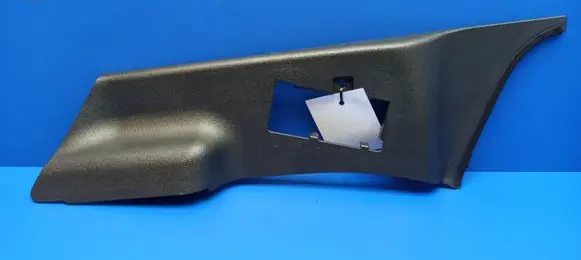 Foot area side trim