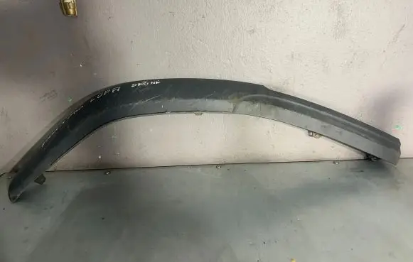 Toyota Avensis T250 Front bumper lip 7685105020