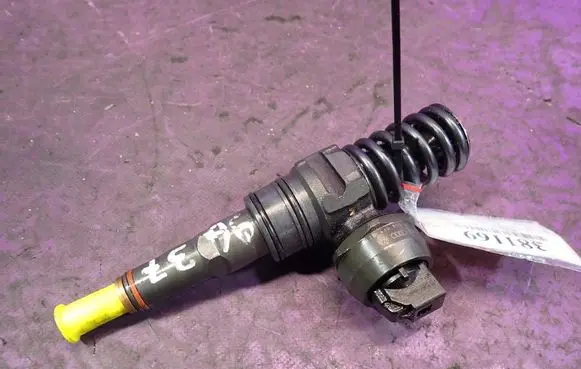 Ford Galaxy Fuel injector 