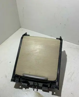 Cup holder front