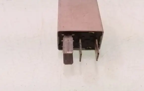 Volkswagen PASSAT B6 Other relay 1K0951253 449