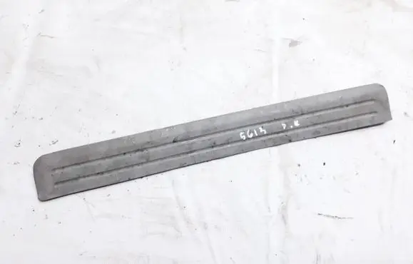 KIA Sorento Front sill trim cover 858803e000 85880-3e000