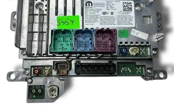 Maserati Levante Radio/CD/DVD/GPS head unit NR5454 670177571