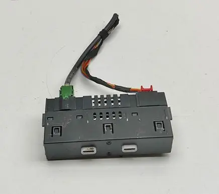 Skoda Enyaq iV USB socket connector 657035736A