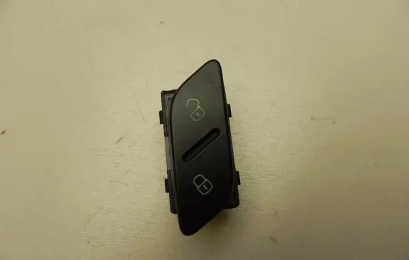 Volkswagen Jetta IV Central locking switch button 5C6962125 I4917