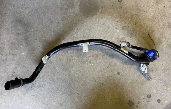 BMW 5 G30 G31 G38 Fuel tank filler neck pipe 7432599 1303030174150636 171013