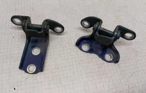 Toyota Avensis T250 Rear door hinge set 