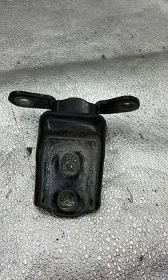 Opel Insignia A Rear door lower hinge A046574 3230