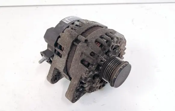 Hyundai ix35 Generator/alternator 373002F100 FG15S034