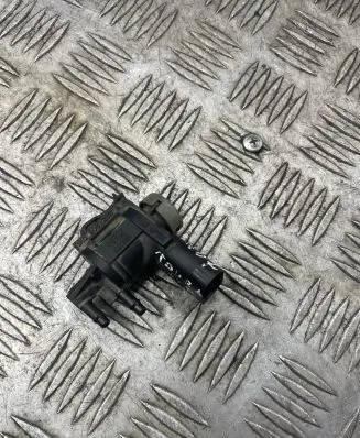 Volkswagen Touran I Turbo solenoid valve 1K0906283A