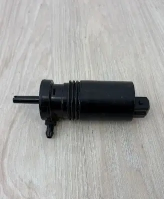 Volvo S80 Headlight washer pump 1013229 131111A 684260