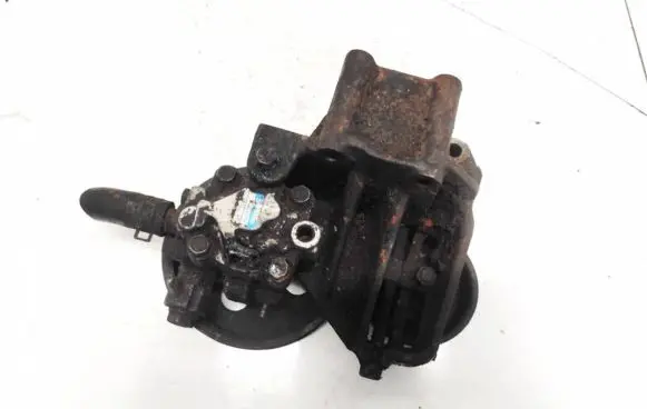 Mitsubishi Galant Power steering pump mr333754 6z117100