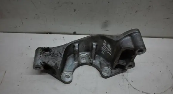 Chrysler Town u0026 Country V Power steering pump mounting bracket 05184594AF