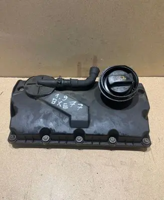Volkswagen Golf V Rocker cam cover 038103475N