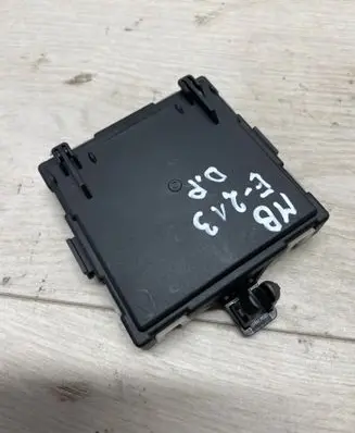 Mercedes-Benz E W213 Door control unit/module A2139001018 A2139010508