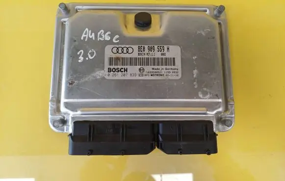 Audi A4 S4 B6 8E 8H Engine control unit/module 8E0909559H 0261207839