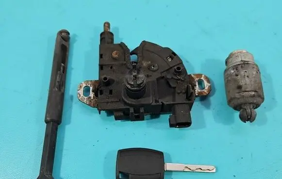 Ford C-MAX I Engine bonnet/hood lock/catch IMPRK1508654