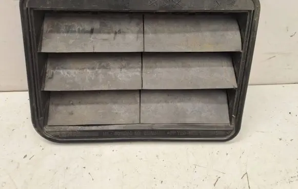 BMW X5 G05 Quarter panel pressure vent 60829010