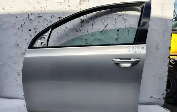 Volkswagen Golf VI Front door 