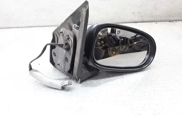 Nissan Almera N16 Front door electric wing mirror E11015541