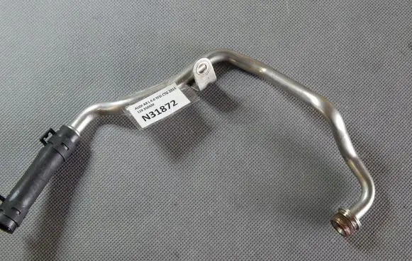Audi A8 S8 D4 4H Engine coolant pipe/hose 079121059A