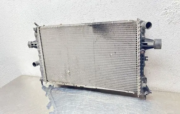 Opel Zafira A Coolant radiator 09157937 47250