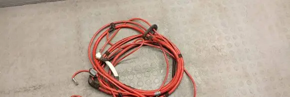 Positive cable (battery)