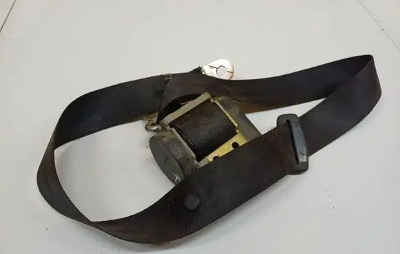 Volkswagen Transporter - Caravelle T5 Front seatbelt