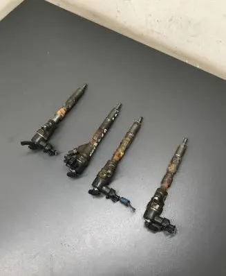 Chrysler Voyager Fuel injector 45110
