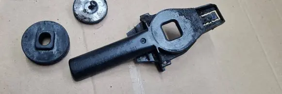 Audi Q5 SQ5 Radiator mount bracket 8K0805201
