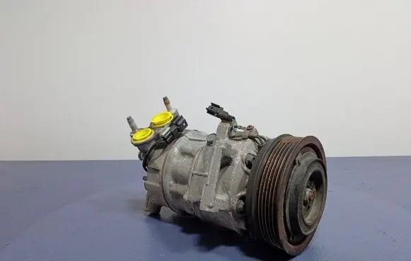 Volvo V40 Air conditioning (A/C) compressor (pump) 31348965