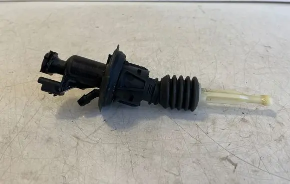 Opel Vivaro Clutch master cylinder 9809426080