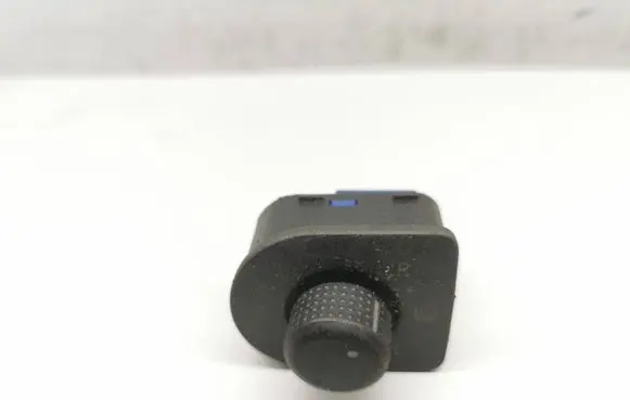 Volkswagen PASSAT B5.5 Wing mirror switch 1J2959565F