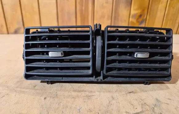 Peugeot 307 Dash center air vent grill A1079302 226318 215021