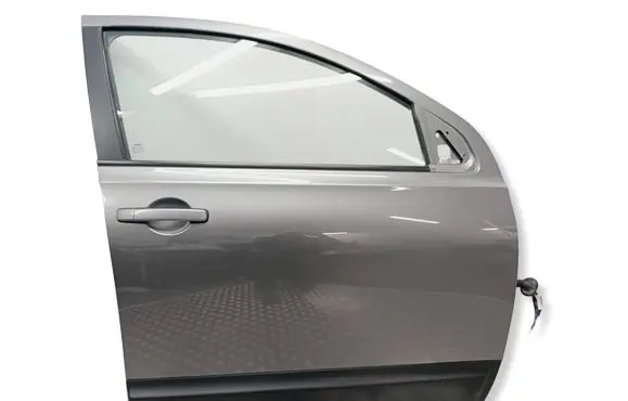 Nissan Qashqai+2 Front door 