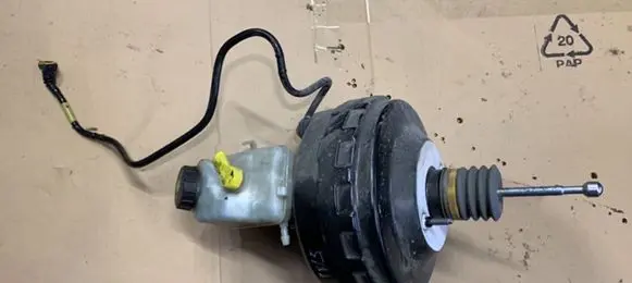 Opel Insignia A Brake booster 13228183