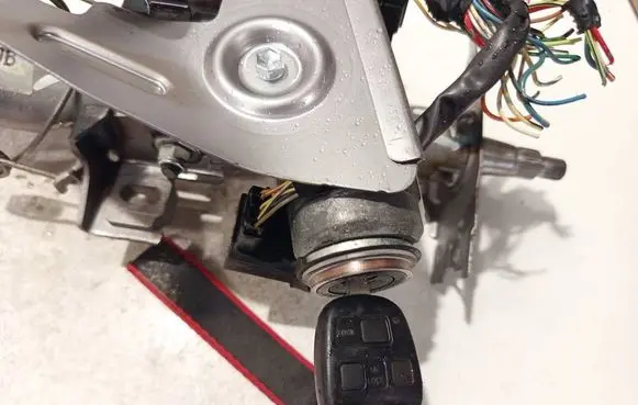 Toyota Avensis T250 Ignition lock
