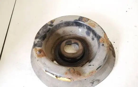 Mercedes-Benz C W203 Coil spring mount a2033211084