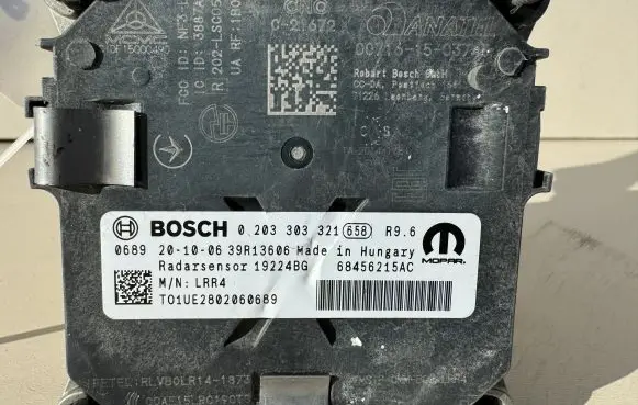 Jeep Grand Cherokee WL Distronic sensor radar 