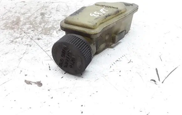 Mazda 3 I Power steering fluid tank/reservoir
