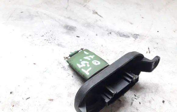 Volkswagen Transporter - Caravelle T5 Heater blower fan relay 