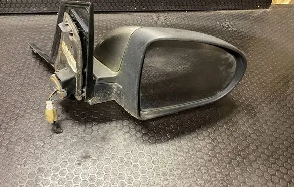 Mitsubishi Colt Front door electric wing mirror 7632A172 13607